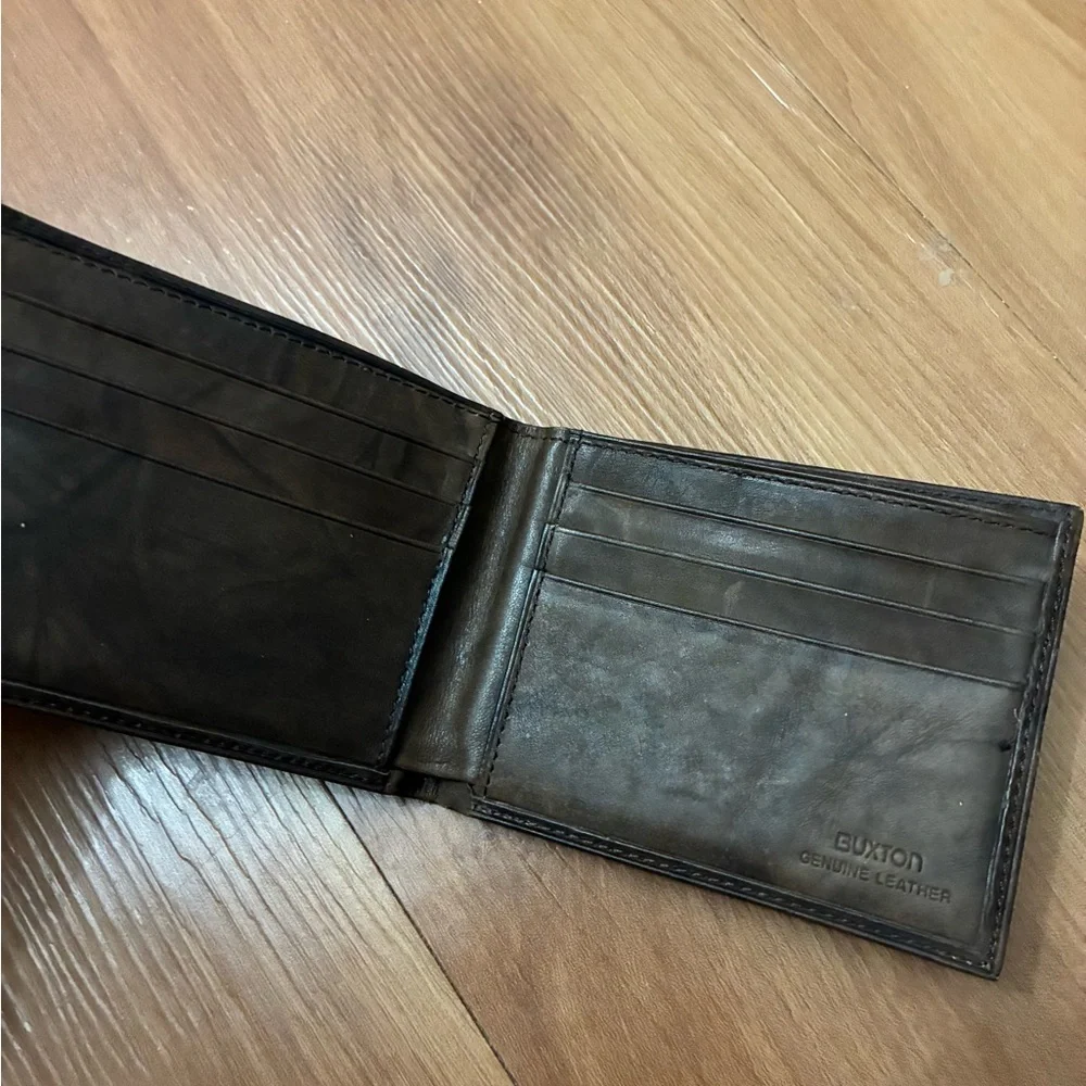 Buxton brand bifold genuine Leather wallet